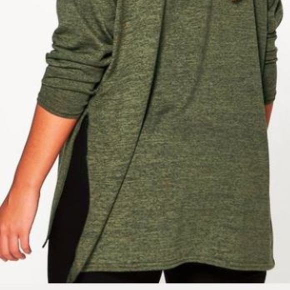 ‼️Price Drop‼️Plus Sizes Choker Top Tunic - Picture 2 of 6